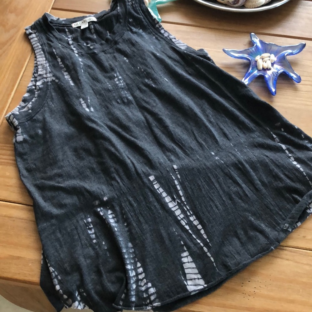 BILLABONG tank top.